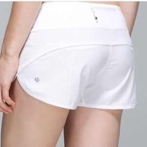 Lululemon Speed up short long’4 white in size 6